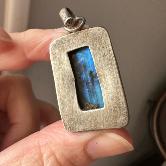 Beautiful Labradorite pendant - Picture 4 of 10